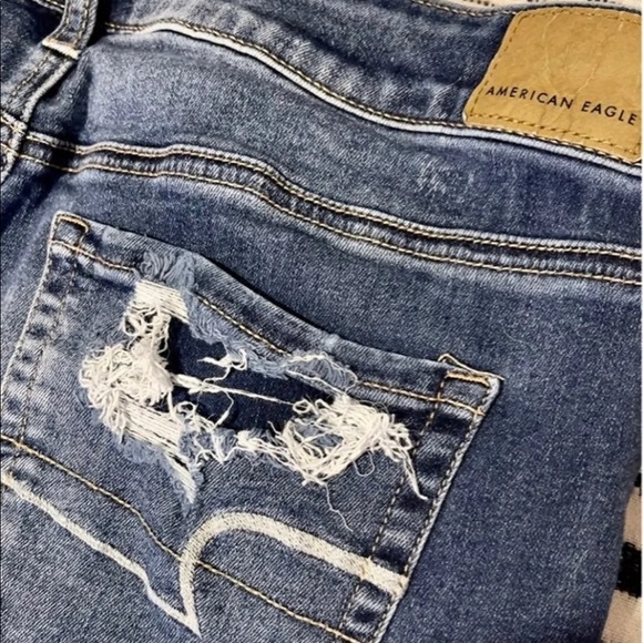 🔥Sold🔥 American Eagle Jean Shorts size 14 - Picture 3 of 6